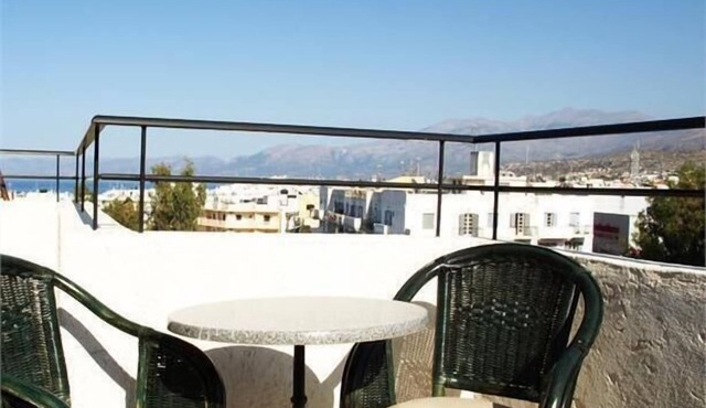 Haris Apartments