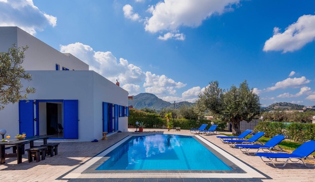 Heather traditional villa