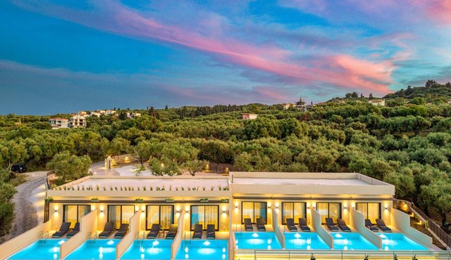 Helena's Aether Suites - Seaview & Heated Infinity Pool