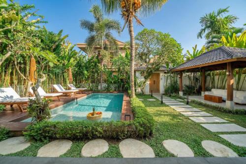 Hijau by EVDEkimi - Nature Retreat with Large Pool & Gazebo