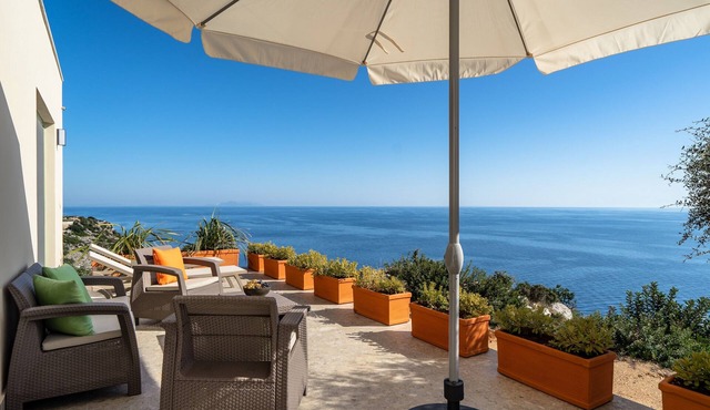 Holiday Apartment "Joy Breeze" with Sea View, Balconies & Wi-Fi