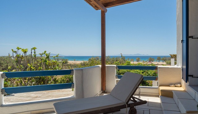 Holiday Apartment "Maria's Village Suite" with Sea View, Private Terrace & Wi-Fi