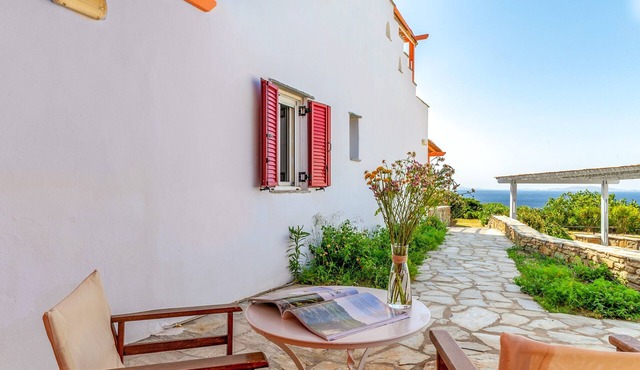 Holiday Home 'Anemologio 204 Tinos' with Sea View, Wi-Fi and Air Conditioning