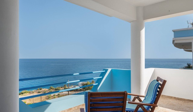 Holiday Home 'Blue Window Seaview Maisonette' with Sea View, Wi-Fi and Air Conditioning