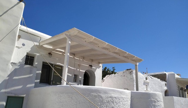 Holiday Home 'Sigalas House, Sikinos Island' with Sea View, Terrace and Air Conditioning