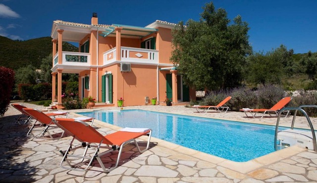 Homerez - Spacious villa 2 km away from the beach for 6 ppl. with swimming-pool