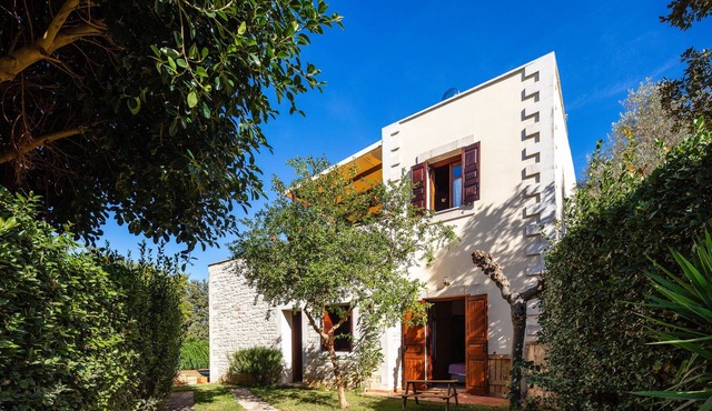 Ideal for Families Aloe Villa, Pool, sea View, Near Beaches, Restaurants, City
