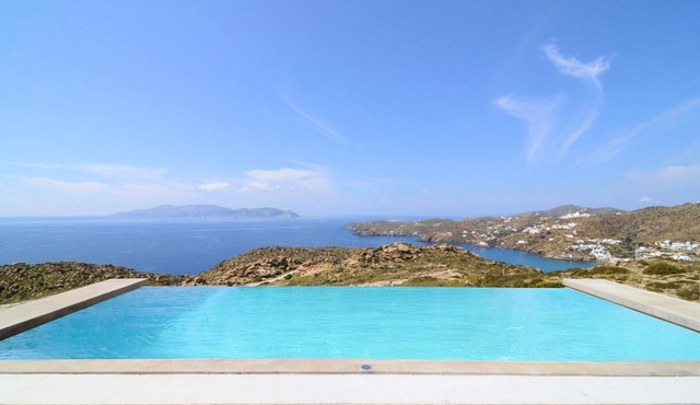 Ilikatida Luxury Villa in Mylopotas, Ios – 3 En-Suite Bedrooms, 4 Bathrooms, Infinity Pool