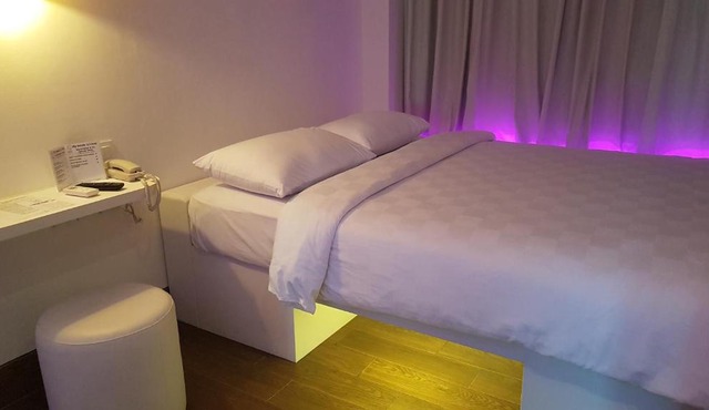 J iCon Hip Hotel