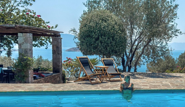 Jules and Jim Villa, Cottage