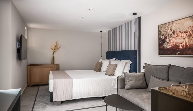 Junior Suite with patio
