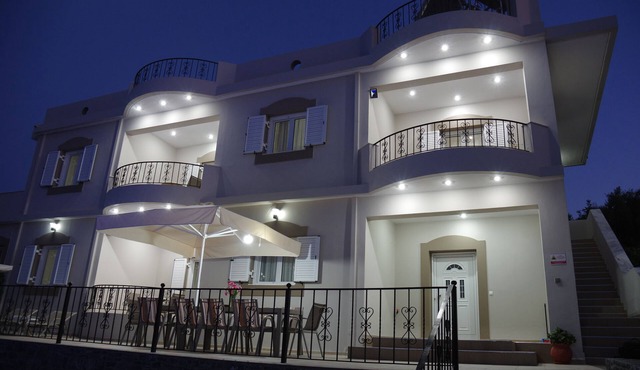 Kamelia Villa with Private Pool, BBQ, Playground, Bicycles & Ping Pong table !