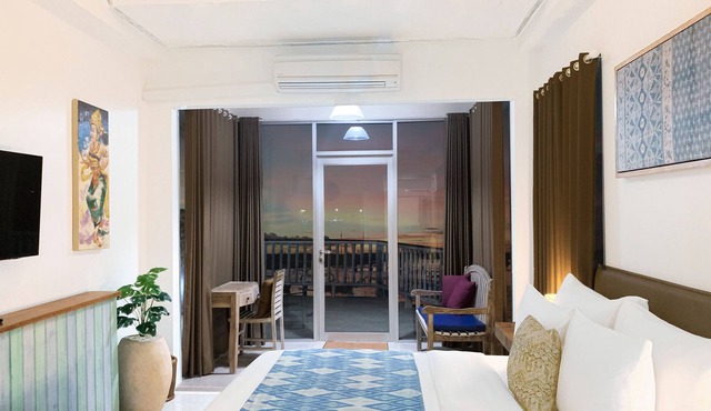 King Bedroom with Sea View Terrace