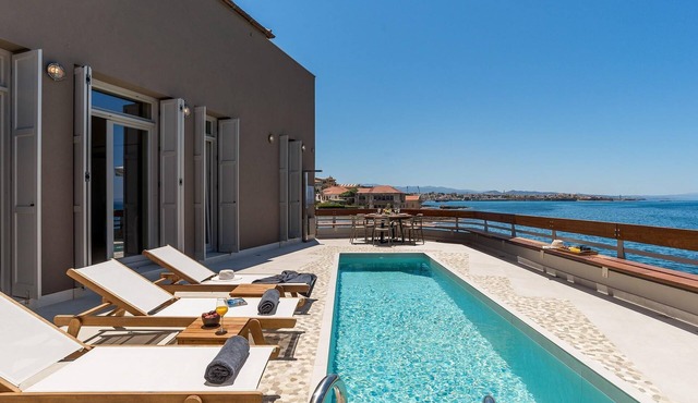 Kormoranos Waterfront Villa