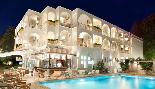 Kronos Hotel