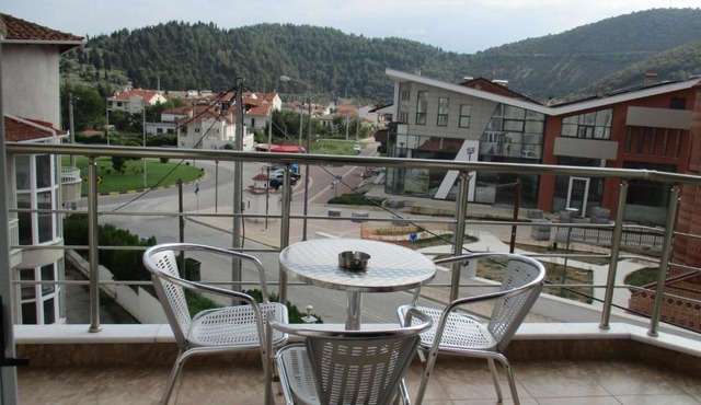 Kyknos De Luxe Suites & Rooms