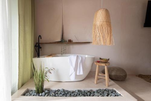 Kynthia Hotel - Designed for Adults