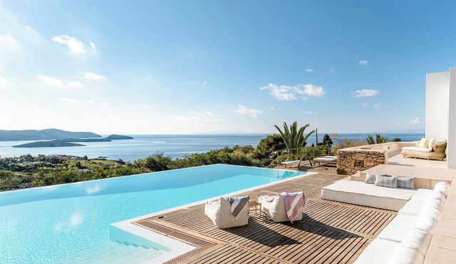 Laeticia - Seven Bedroom Villa, Sleeps 14