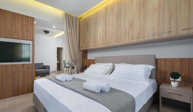 Lardos Luxury Apartments