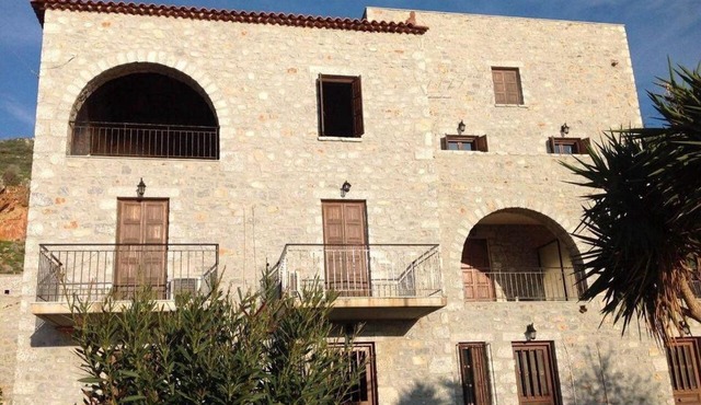 Las - Giannakakoy Traditional Stone Houses