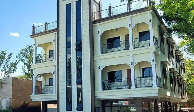 Le Chateau Residences