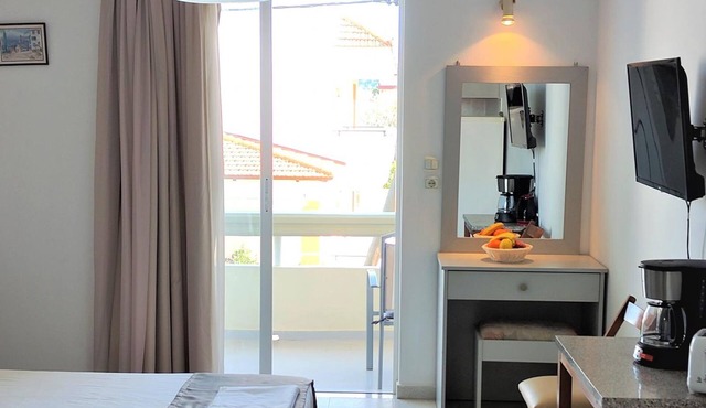 Lefteris Insta-worthy Studio With Garden View