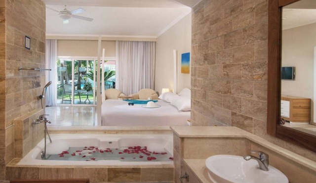 Lifestyle Holidays Vacation Resort - Spa Suites, Confresi Palms