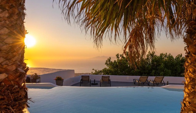 Loft Kaves Pool & Bar Suites