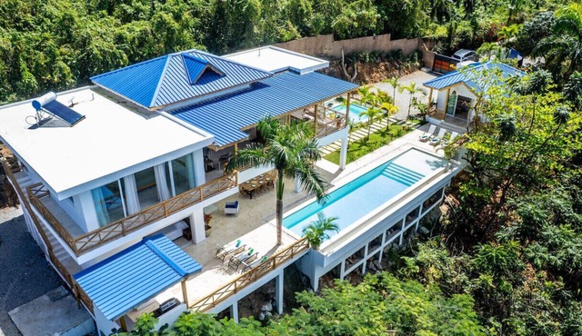 Lomaya luxury home with sea view 2 pools and jacuzzi