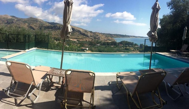 Lovely open plan family Villa in Kato Katelios