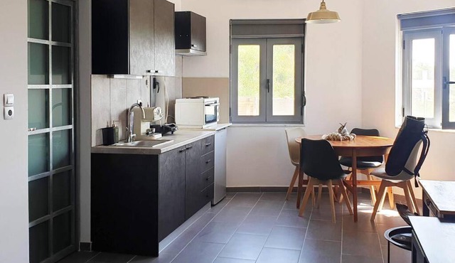 Lovely Studio apartment in Karystos. Sea view.