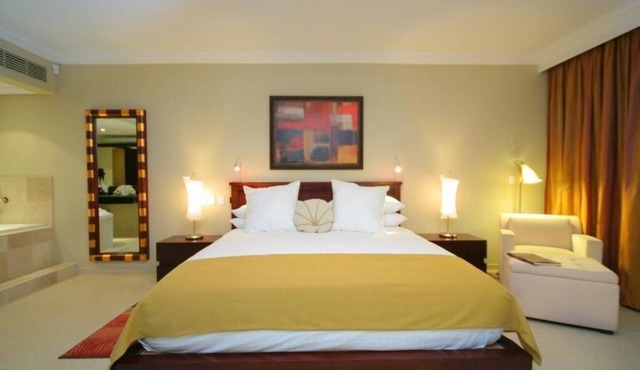 Luxurious 1 Bedroom Presidential Suite