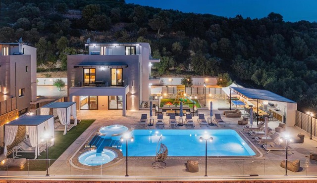 Luxurious Villa Mare - With 150m Pool