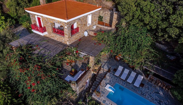 Luxurious villa with private swimming pool and magnificent breathtaking seaview