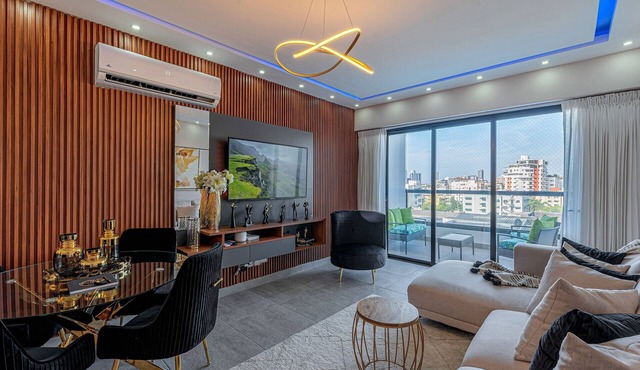 Luxury apartment with a pool near Downtown