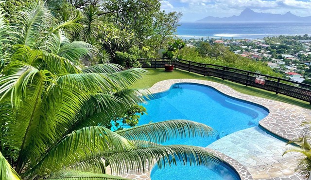 Luxury Eden & SPA: Private Jacuzzi Moorea View Pool Fiber Wi-Fi