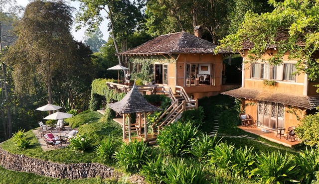 Luxury Mountain Villa with spectacular views surrounded by pristine forest in Mae Chan District