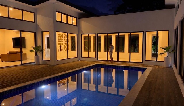 Luxury Private Pool Villa - Sleeps 12 - Next to Love Island USA filming location
