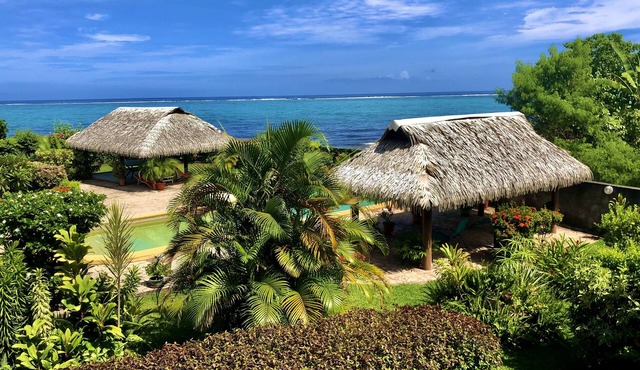 Luxury seaside apartment, private access to beach and lagoon, pool