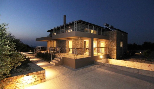 Luxury Villa Andriana