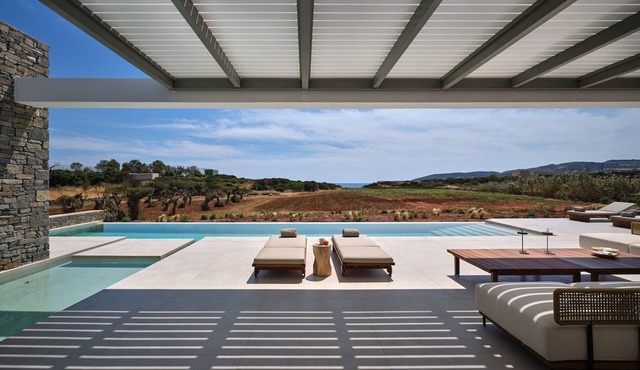 Luxury Villa Serenely