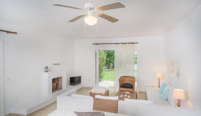 Luxury Villa Skiathos Two-Bedroom Suite Dyo Vromolimnos