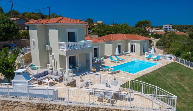 Luxury Villa with private pool in tranquil setting