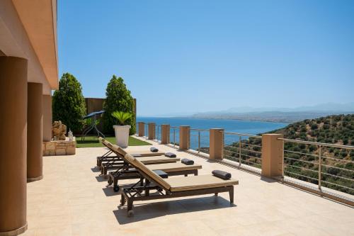 Luxury Villa Yiorgos - Sea View & Private Pool