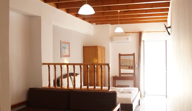 Madares Hotel
