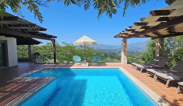 Maffeo, luxury villa with breathtaking views