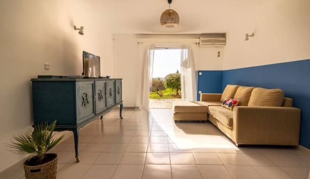 Maison of apartments next to the beach-Studio Blue