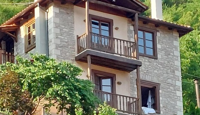 Maisonette Korfes-Δύο Αυτόνομοι Όροφοι Πέτρινης Βίλας
