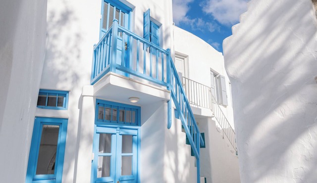 Maisonnette, Cozy two-story home with mezza-nine bedroom