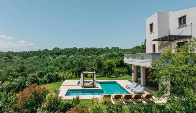 Majestic Villa, modern, private pool, family